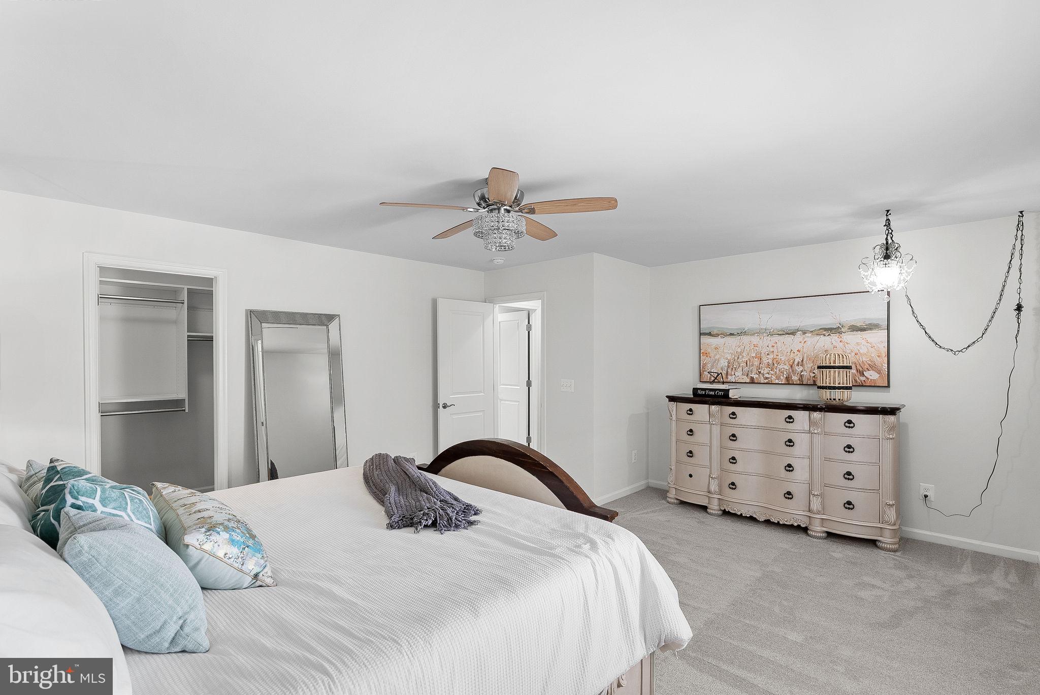 1013 Akan St SE