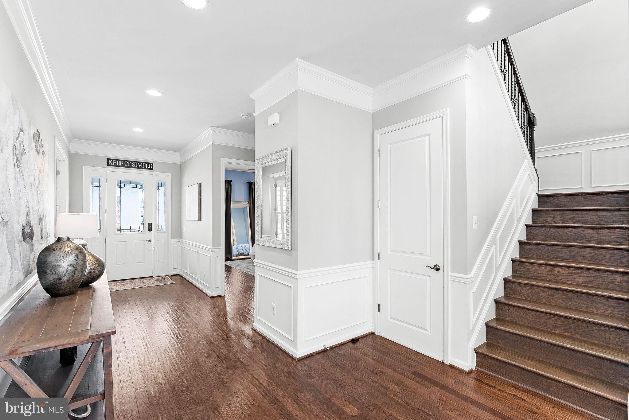 1013 Akan St SE