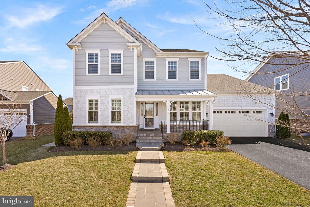 1013 Akan St SE