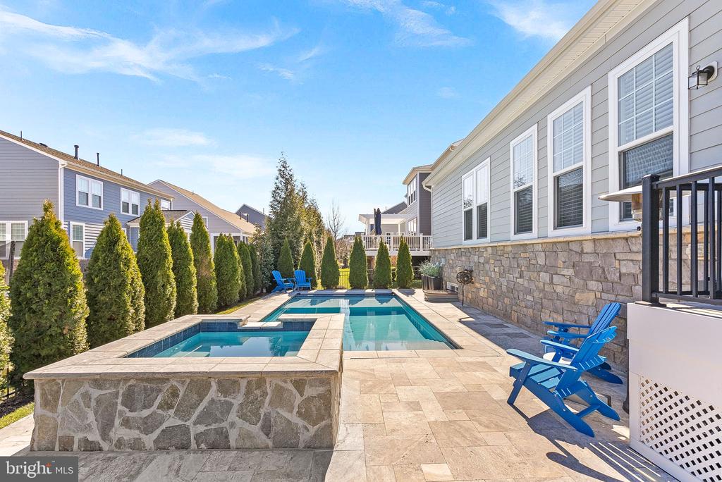 1013 Akan St SE