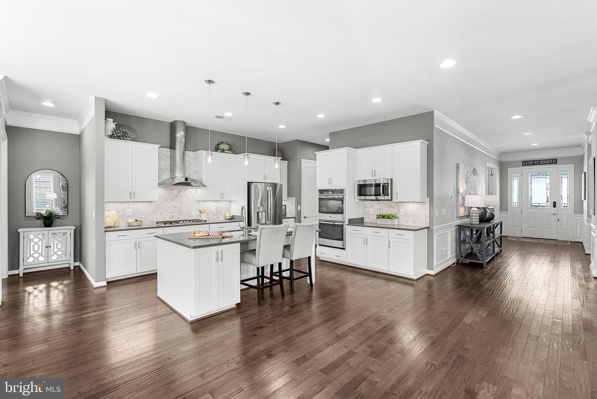 1013 Akan St SE