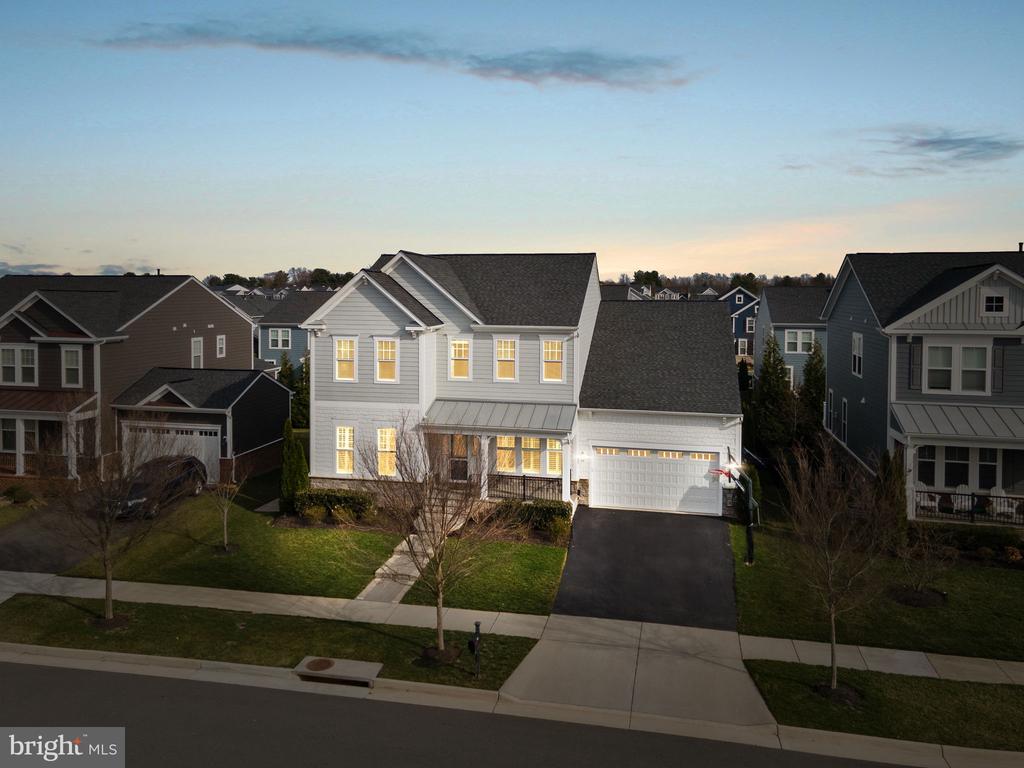 1013 Akan St SE