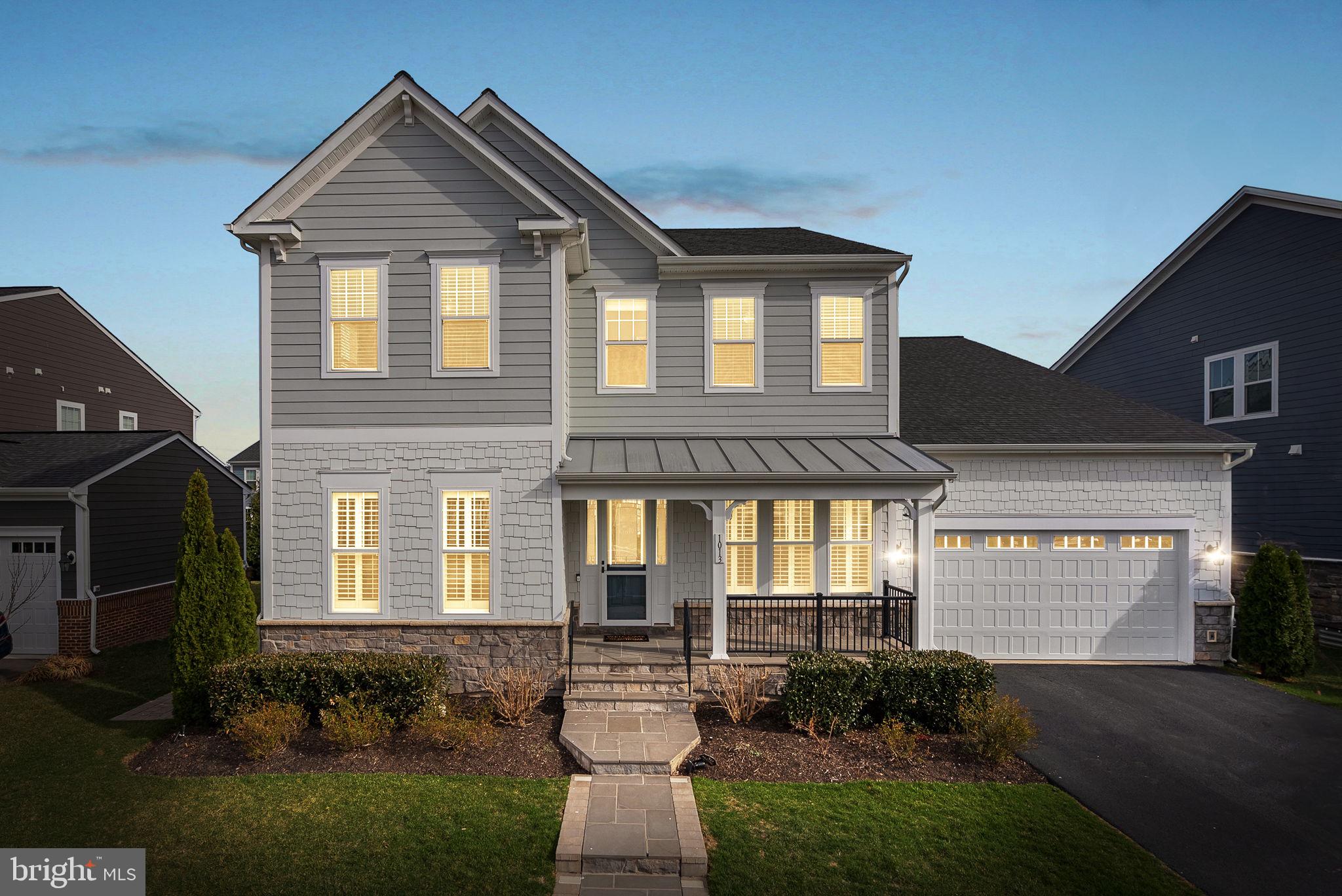 1013 Akan St SE
