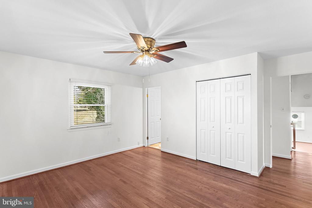 610 W Maple Ave W