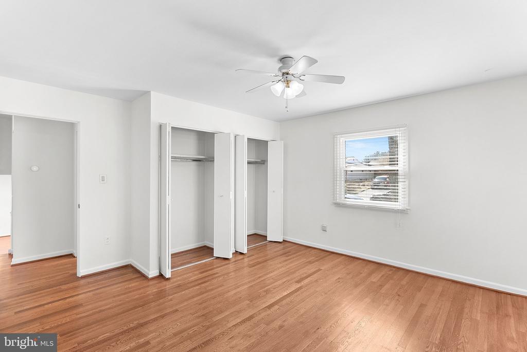 610 W Maple Ave W