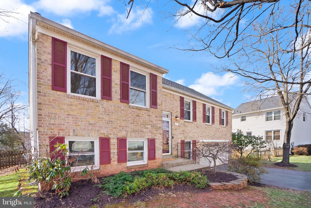 7 Wood Owl Ct
