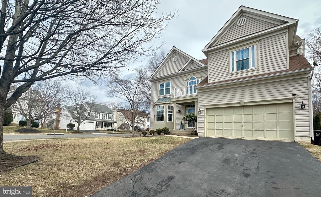 102 Burt Ct NE