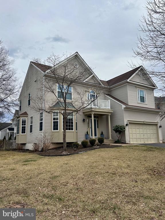 102 Burt Ct NE
