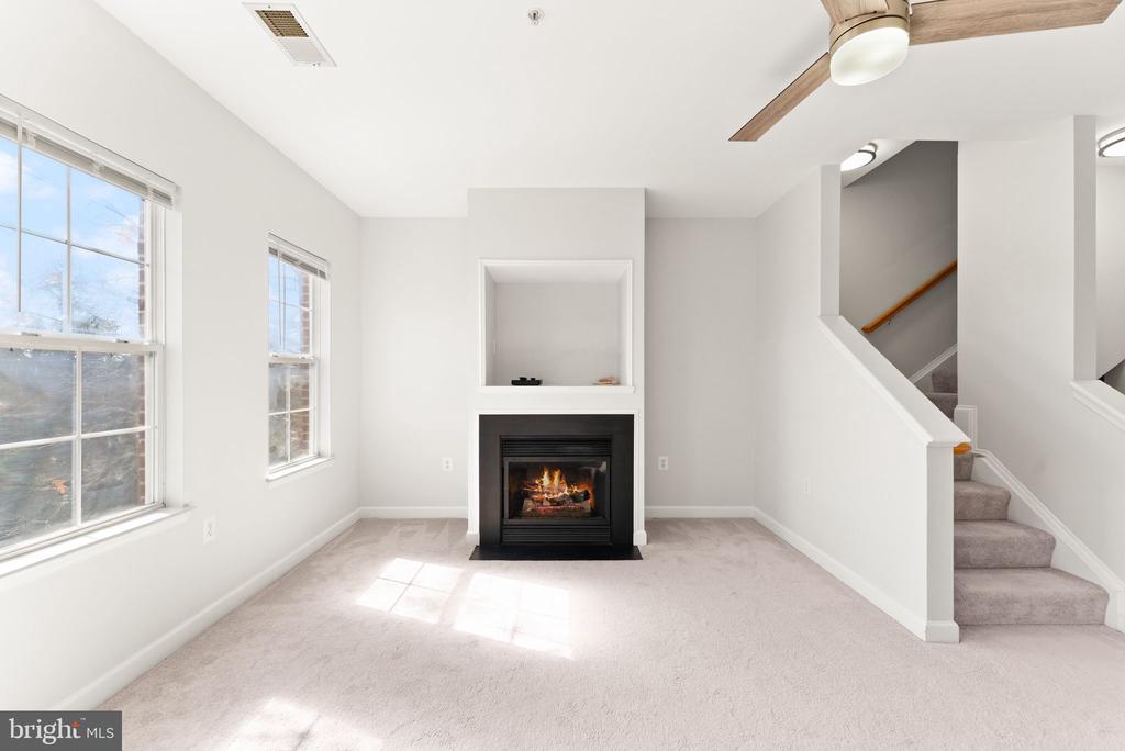 42427 Goldenseal Sq