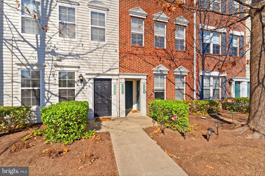42427 Goldenseal Sq