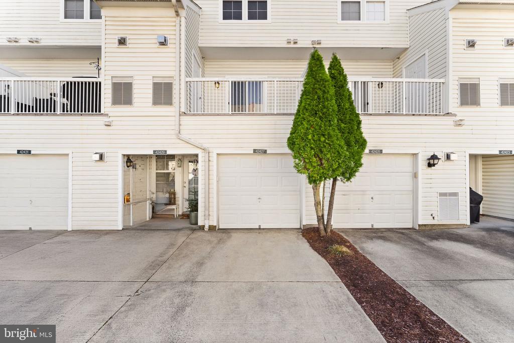 42427 Goldenseal Sq