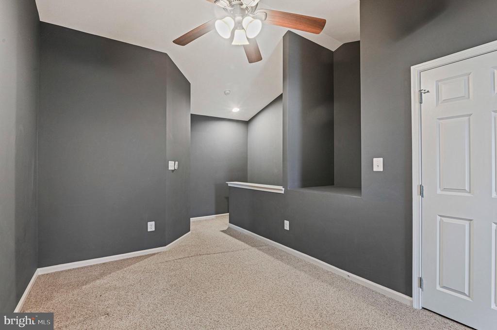 20330 Bowfonds St
