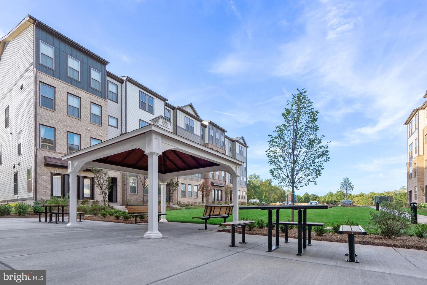 20975 Bluebird Sq