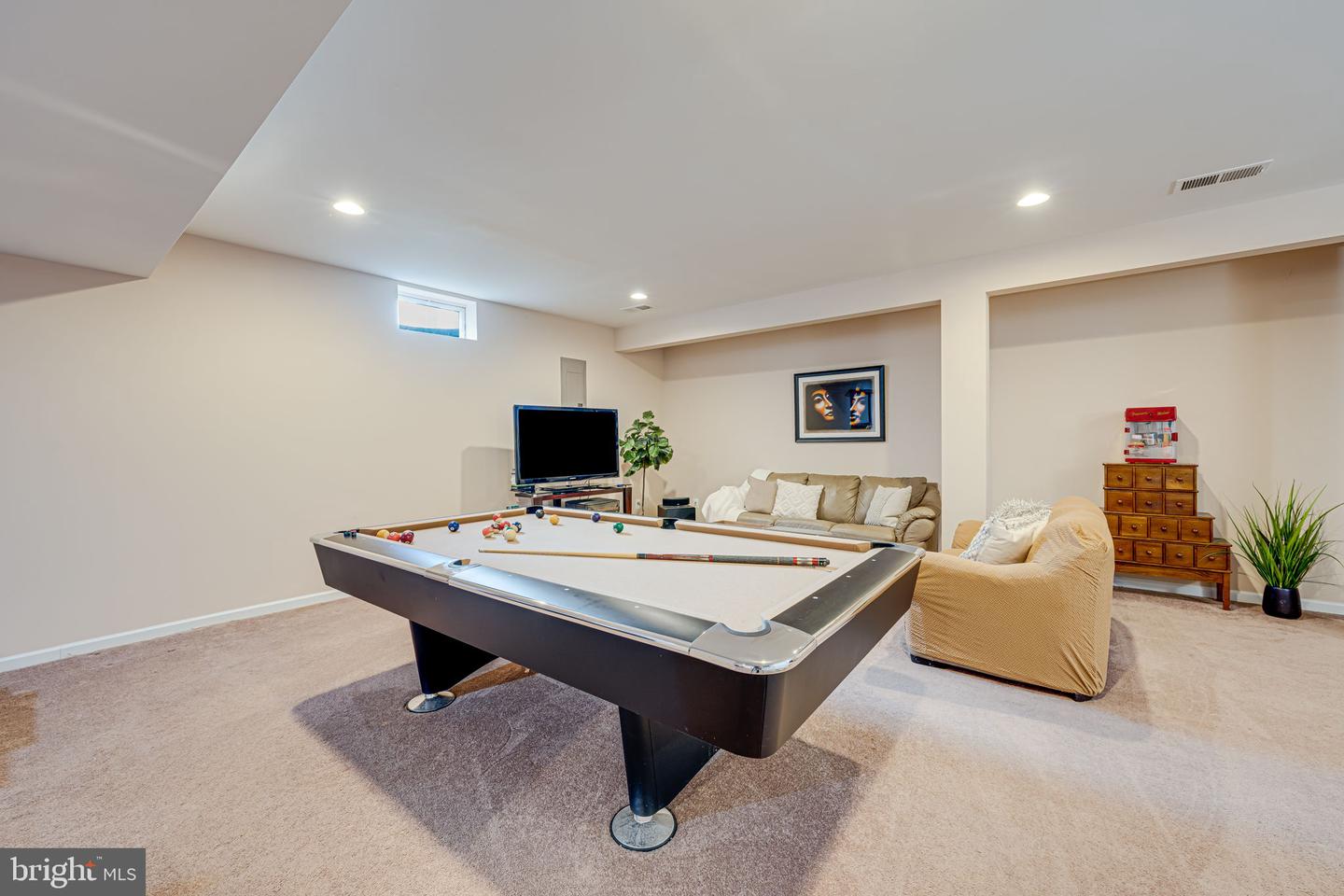42558 Neighborly Ln