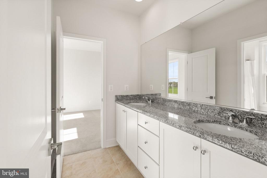 38936 Silver King Cir