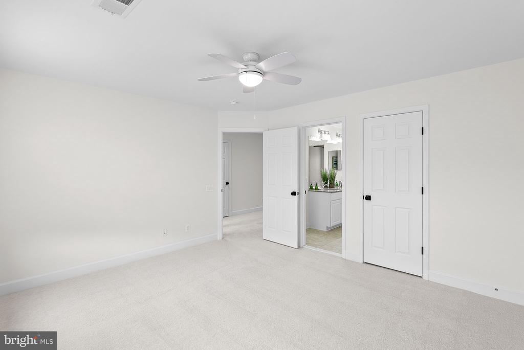 41365 Windybush Dr