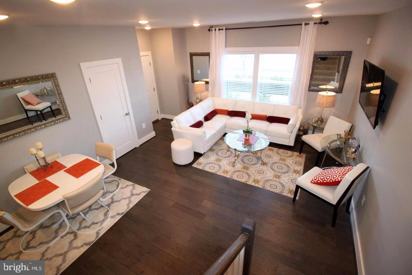 44758 Tiverton Sq