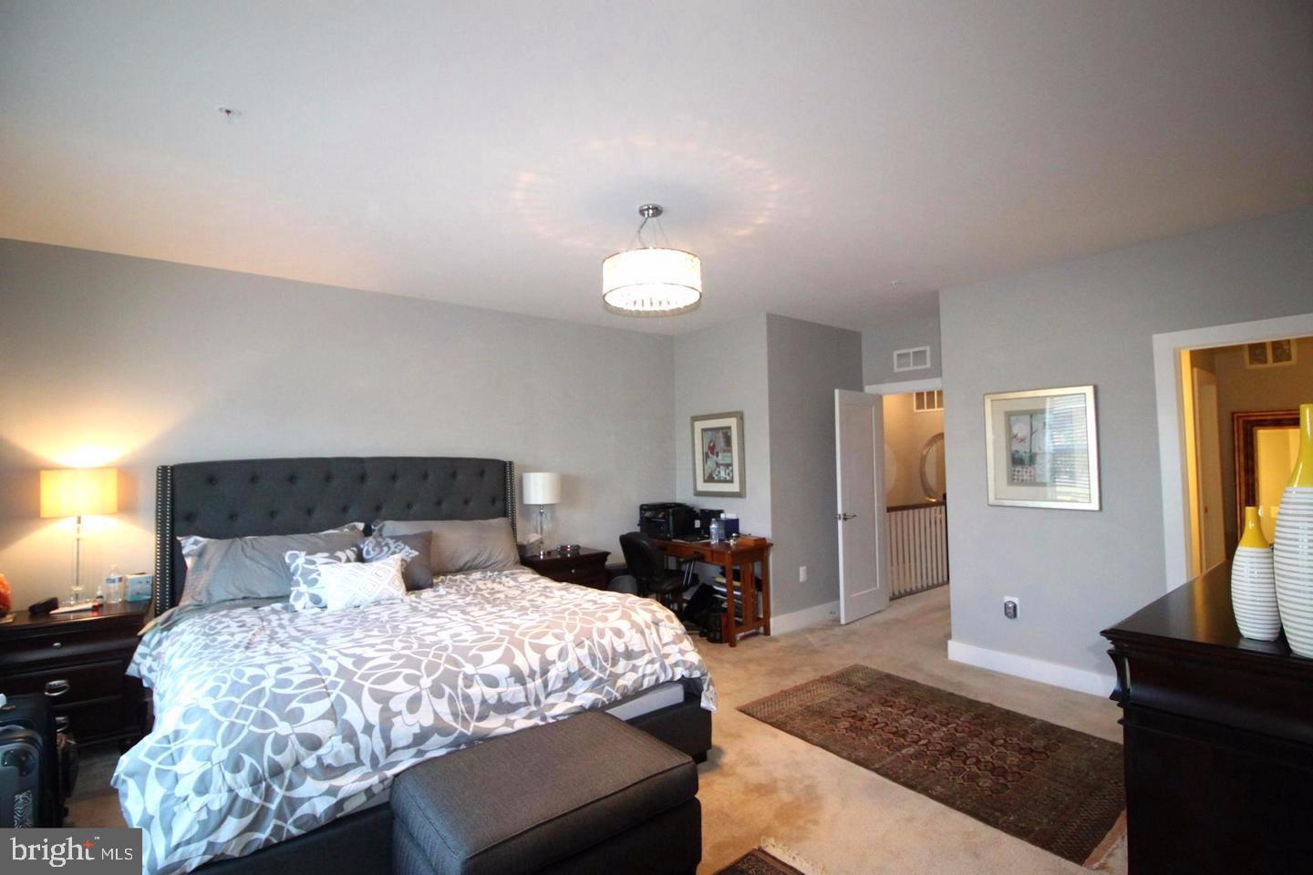 44758 Tiverton Sq