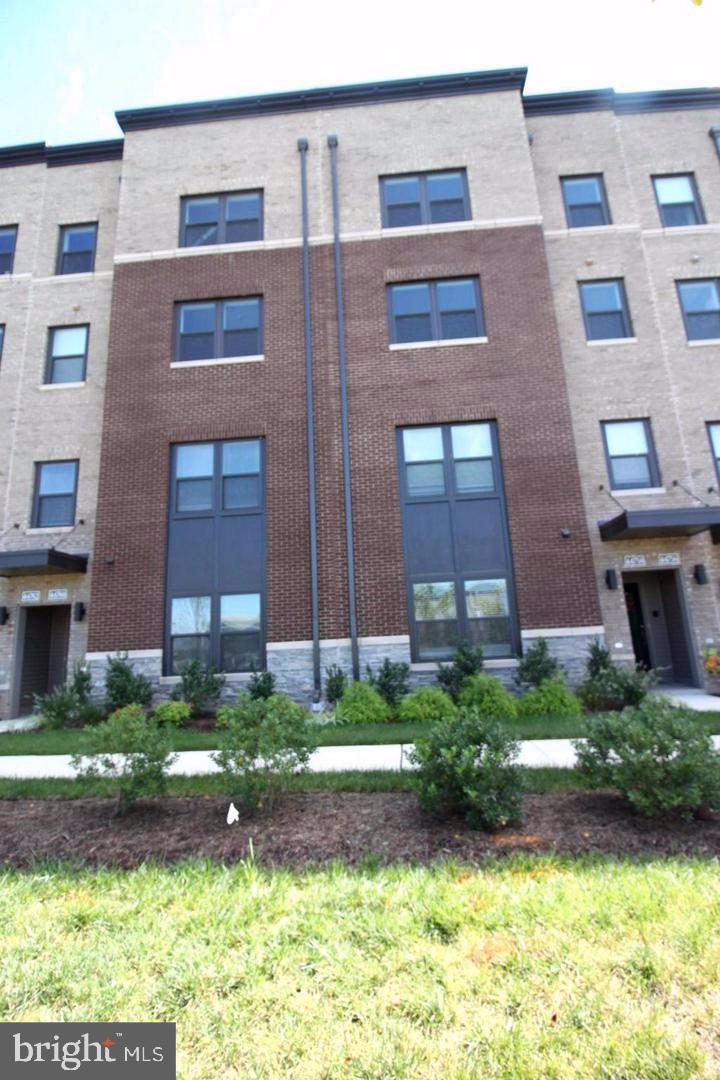 44758 Tiverton Sq