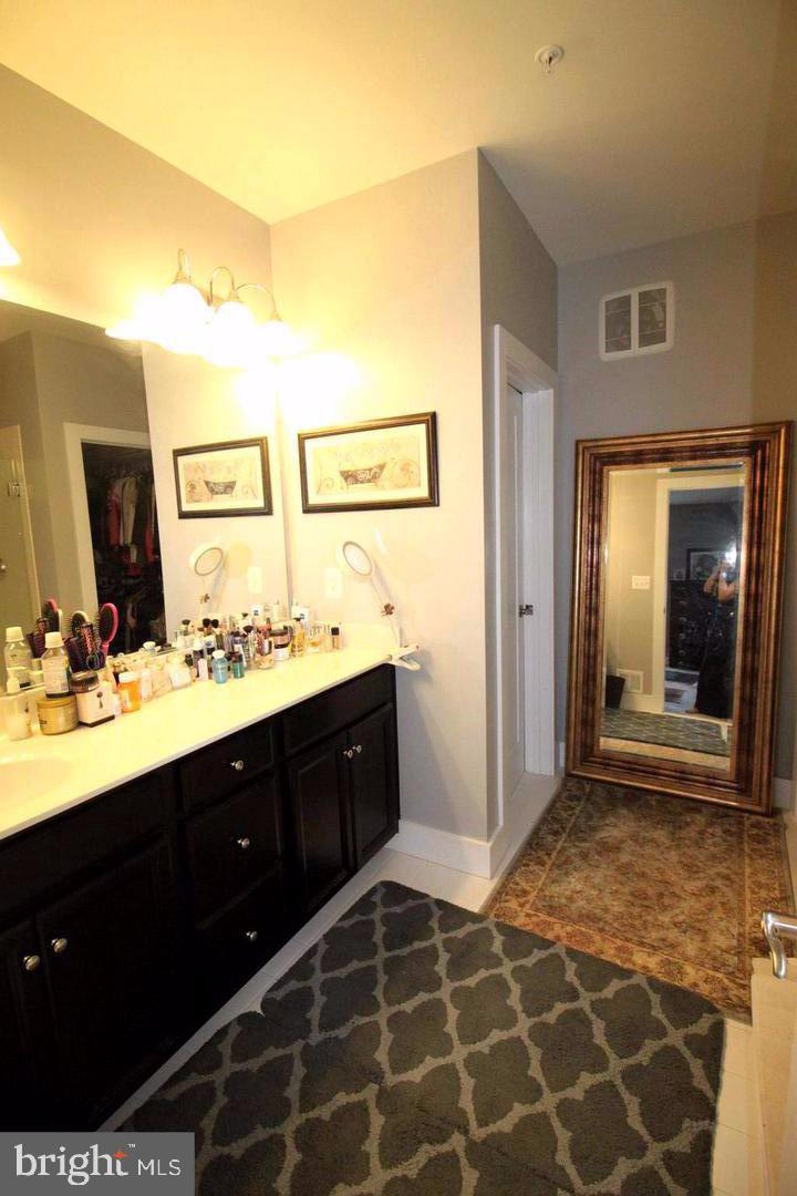 44758 Tiverton Sq