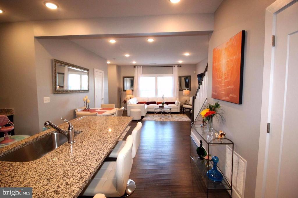 44758 Tiverton Sq