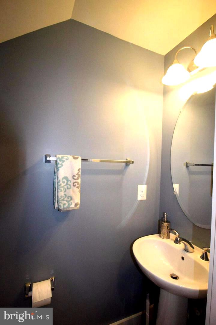 44758 Tiverton Sq