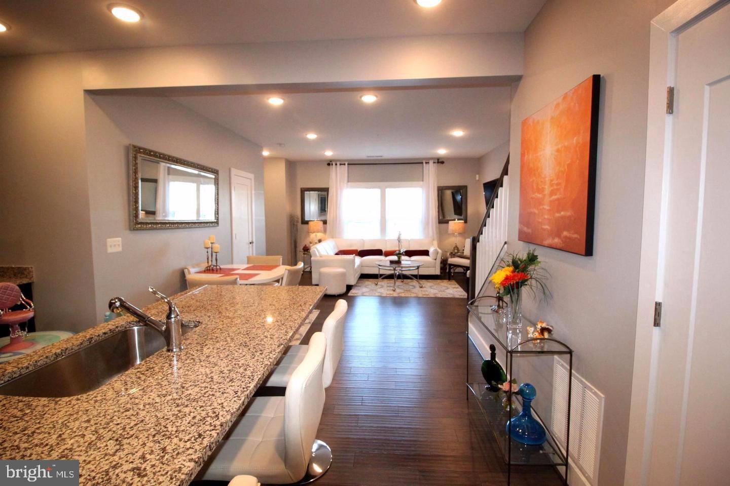44758 Tiverton Sq