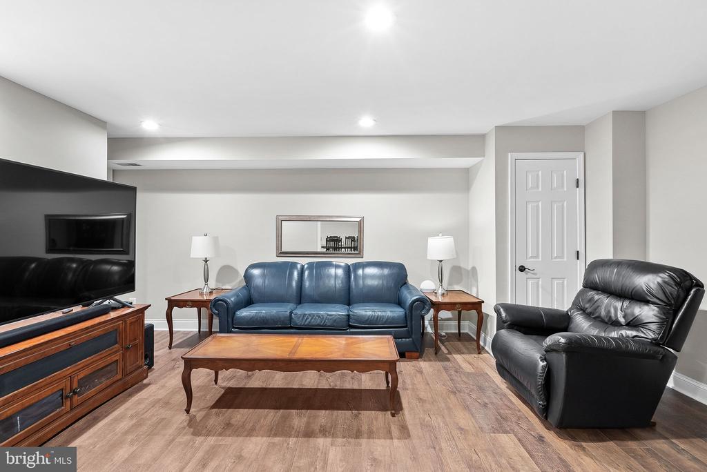 21492 Hearthstone Ct