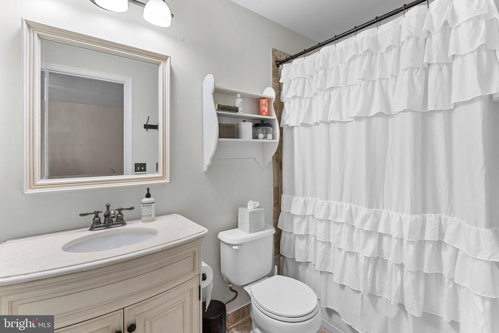 21492 Hearthstone Ct