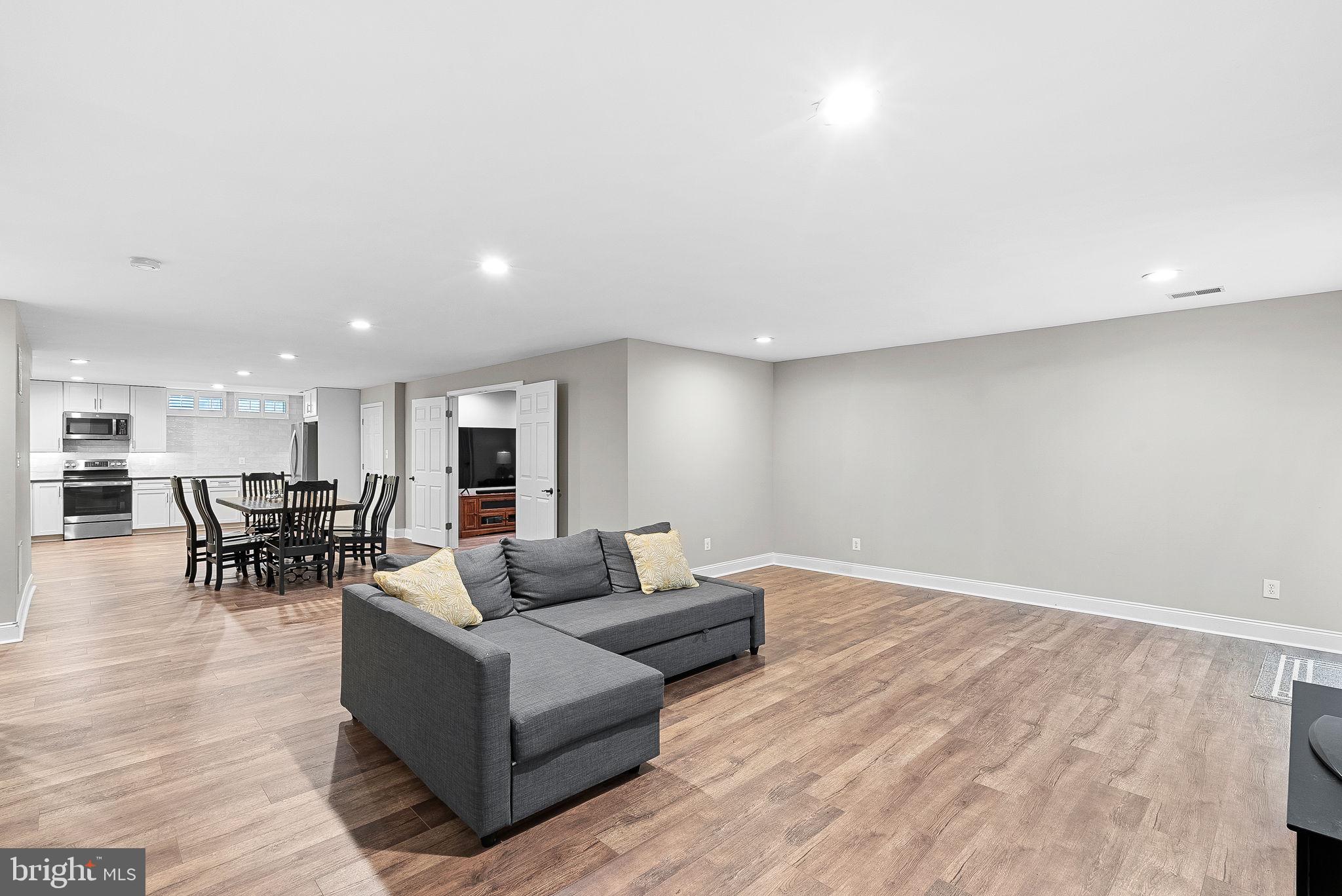 21492 Hearthstone Ct