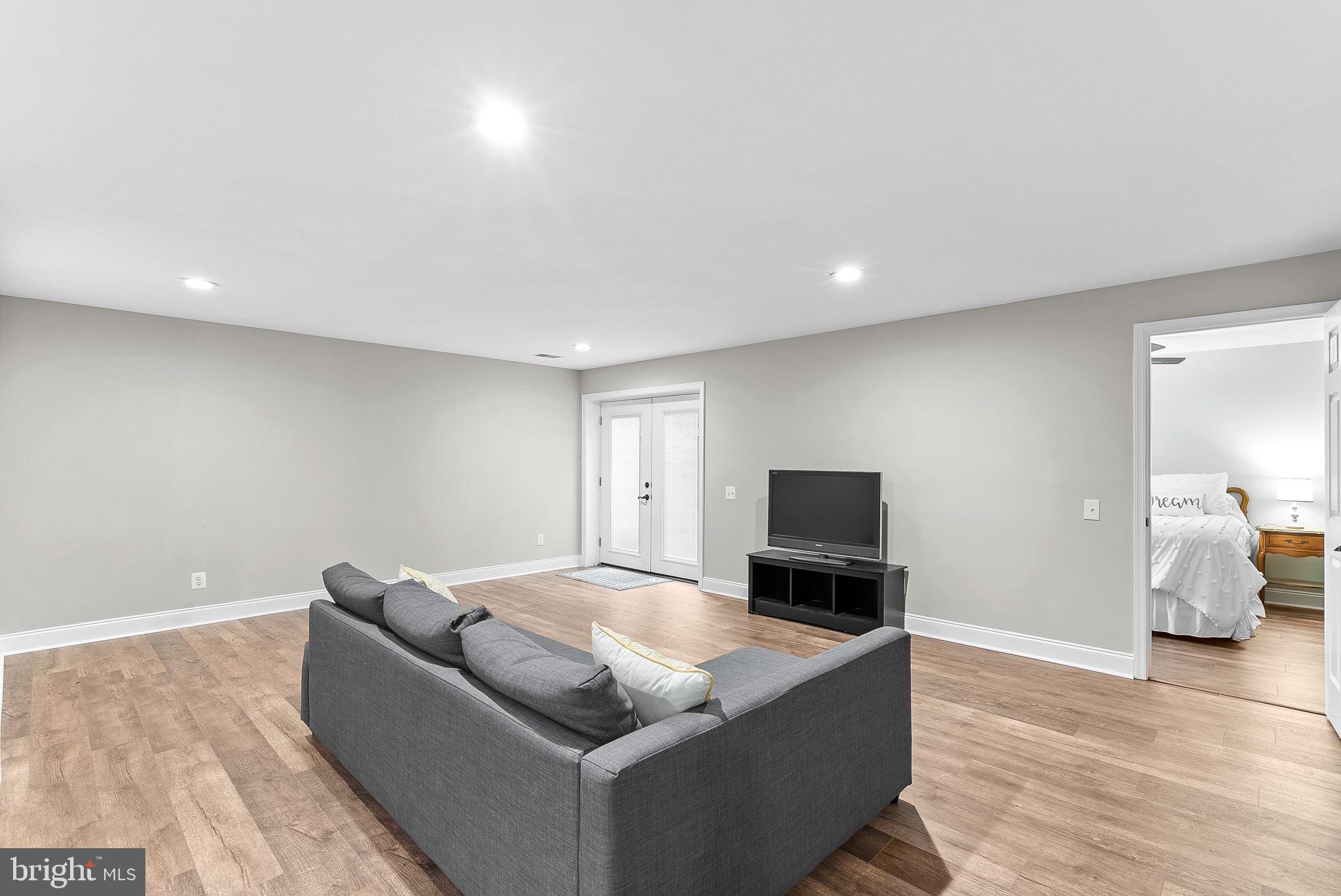 21492 Hearthstone Ct