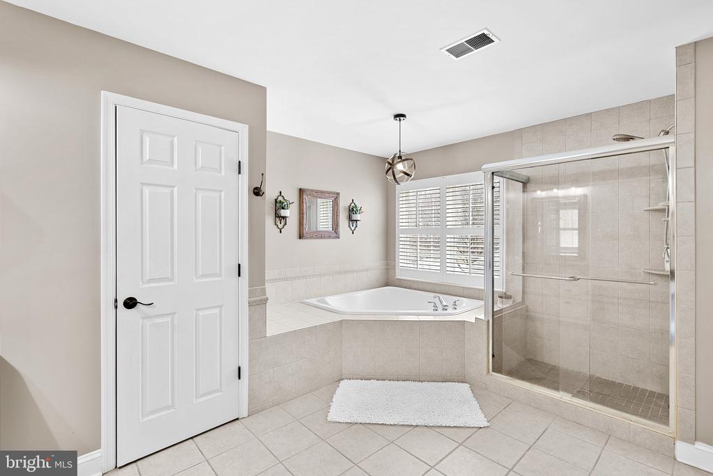 21492 Hearthstone Ct