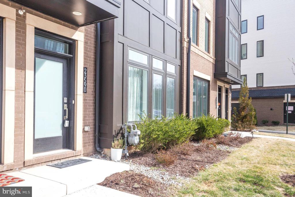 23590 WATERFORD DOWNS TER