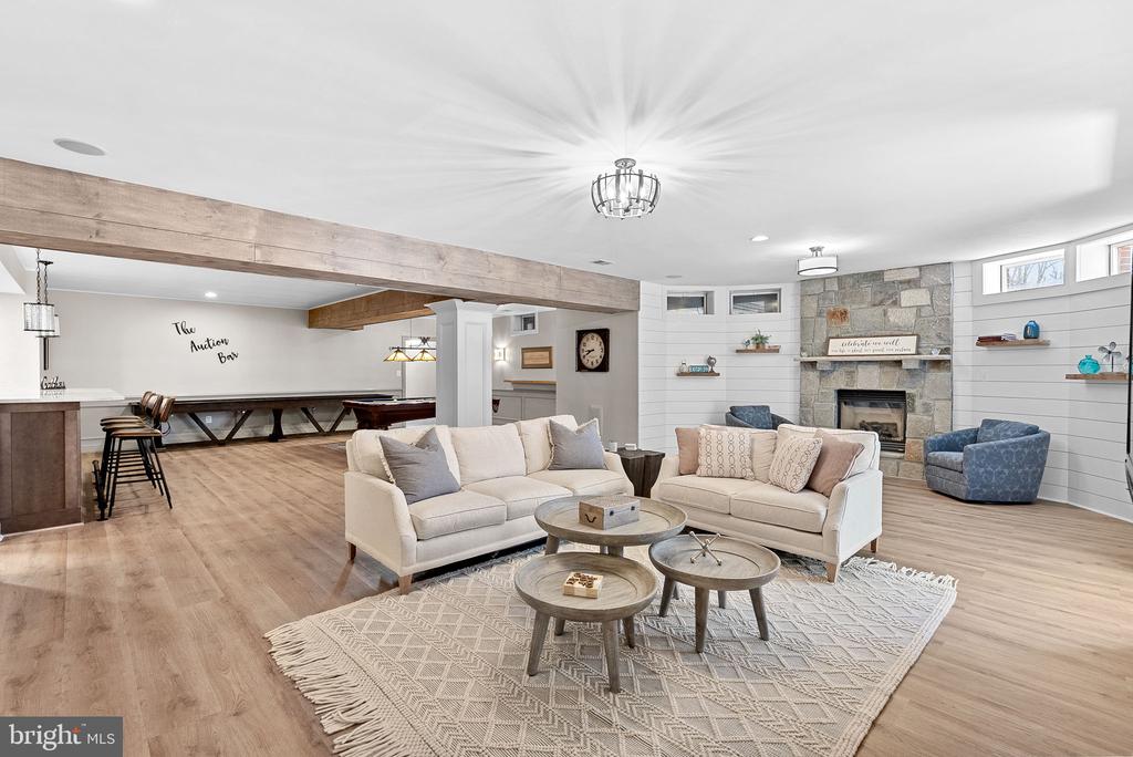 21994 Auction Barn Dr