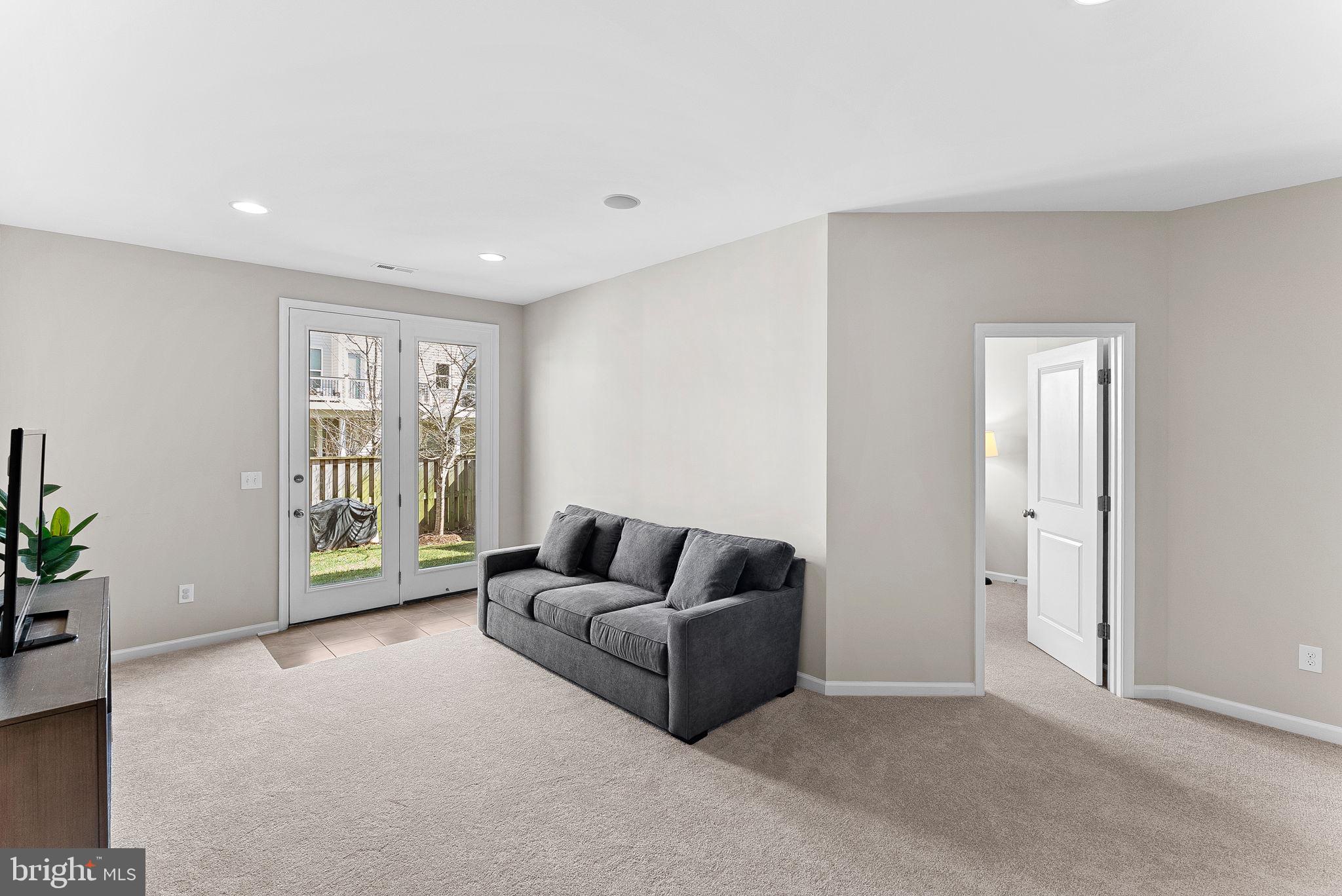 23486 Hillgate Ter