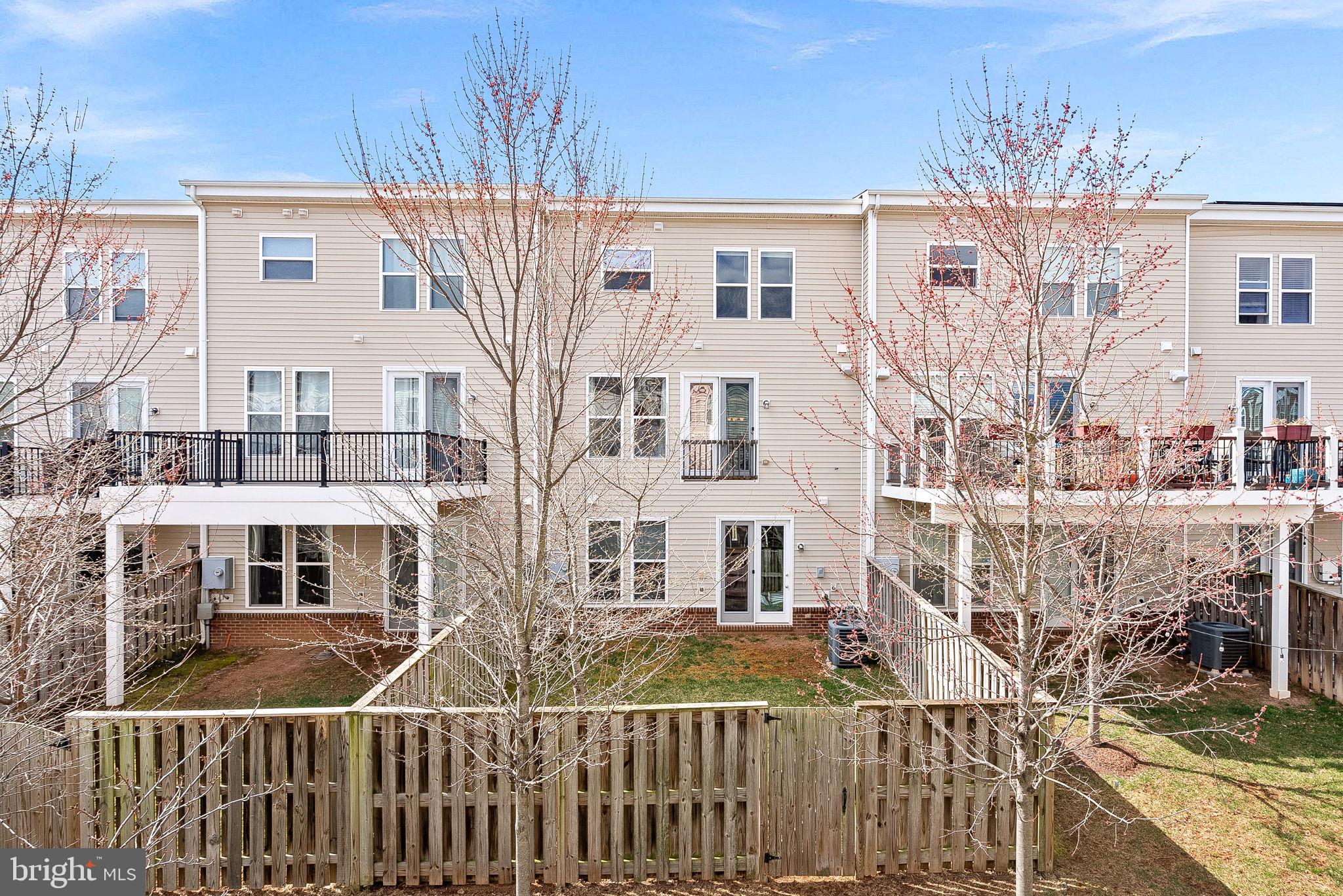 23486 Hillgate Ter