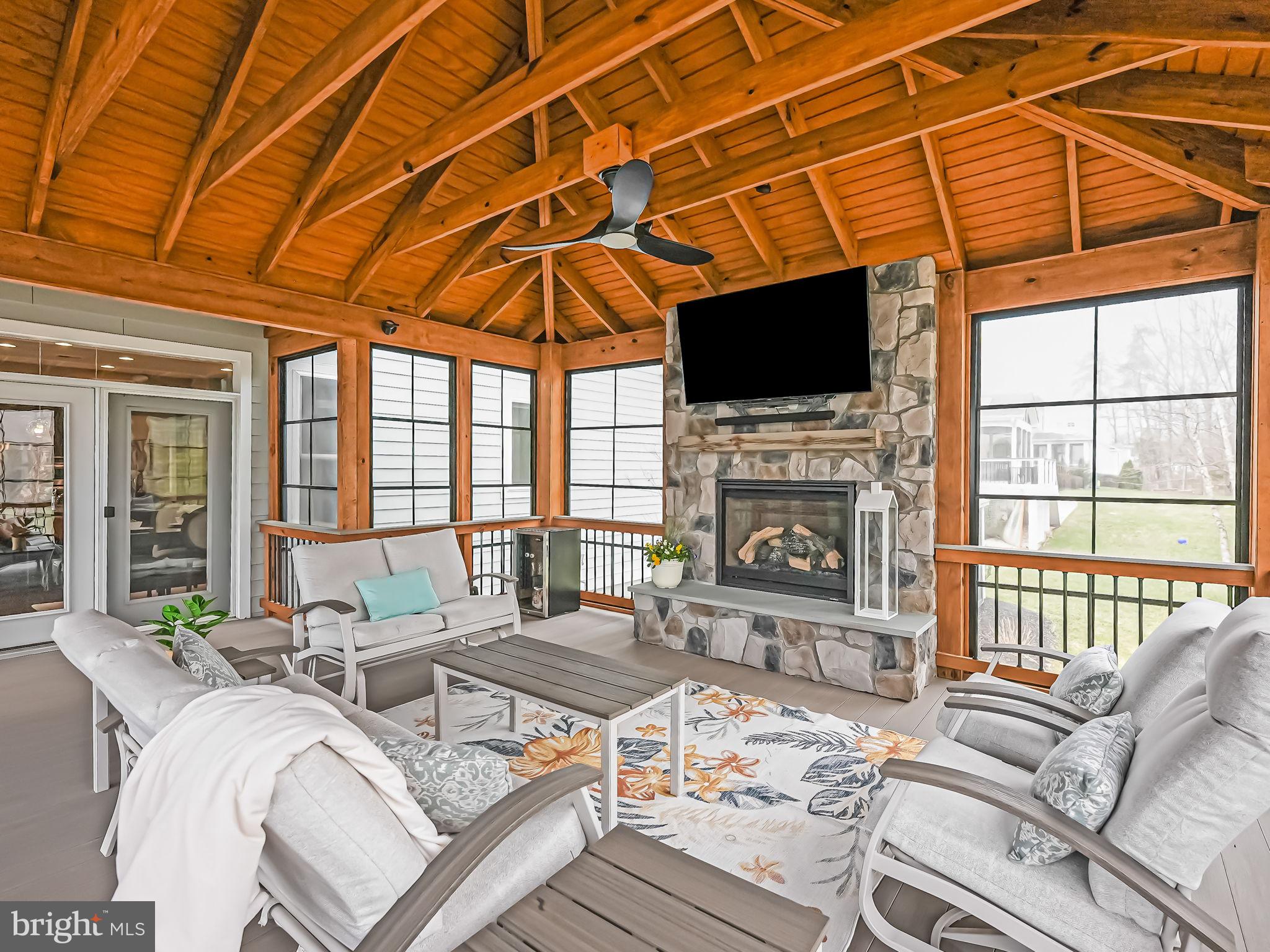 41150 White Cedar Ct