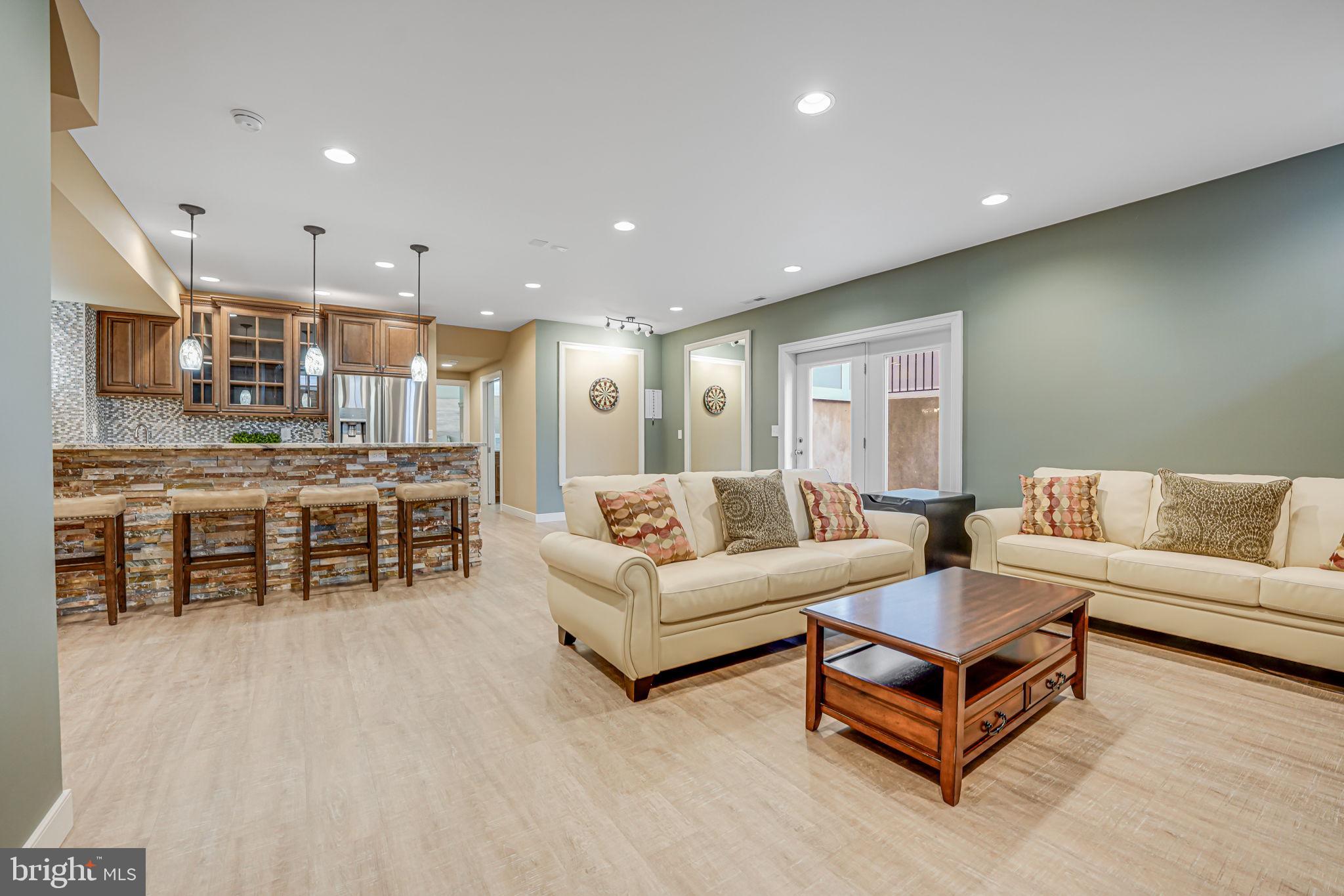 41150 White Cedar Ct