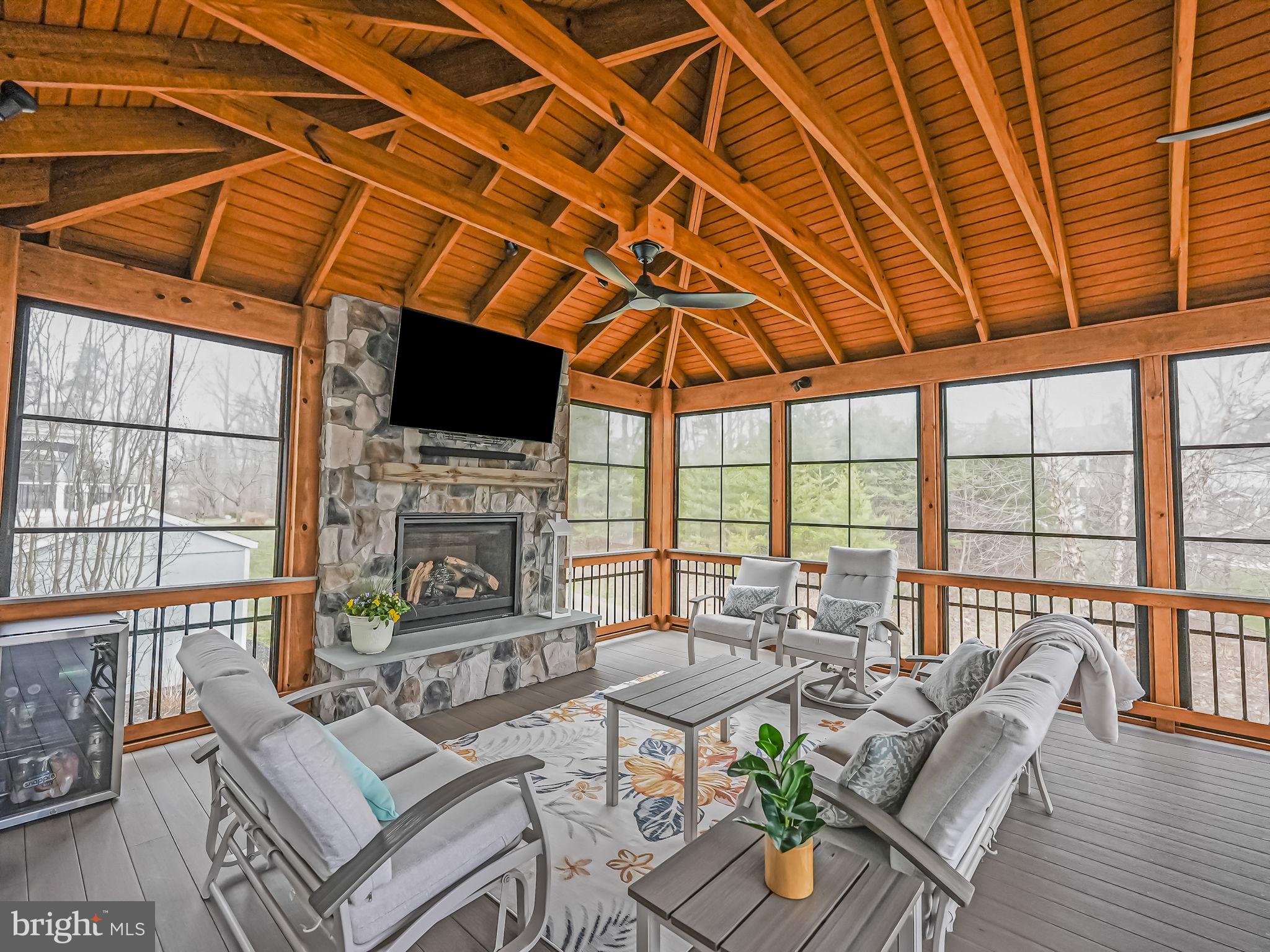 41150 White Cedar Ct