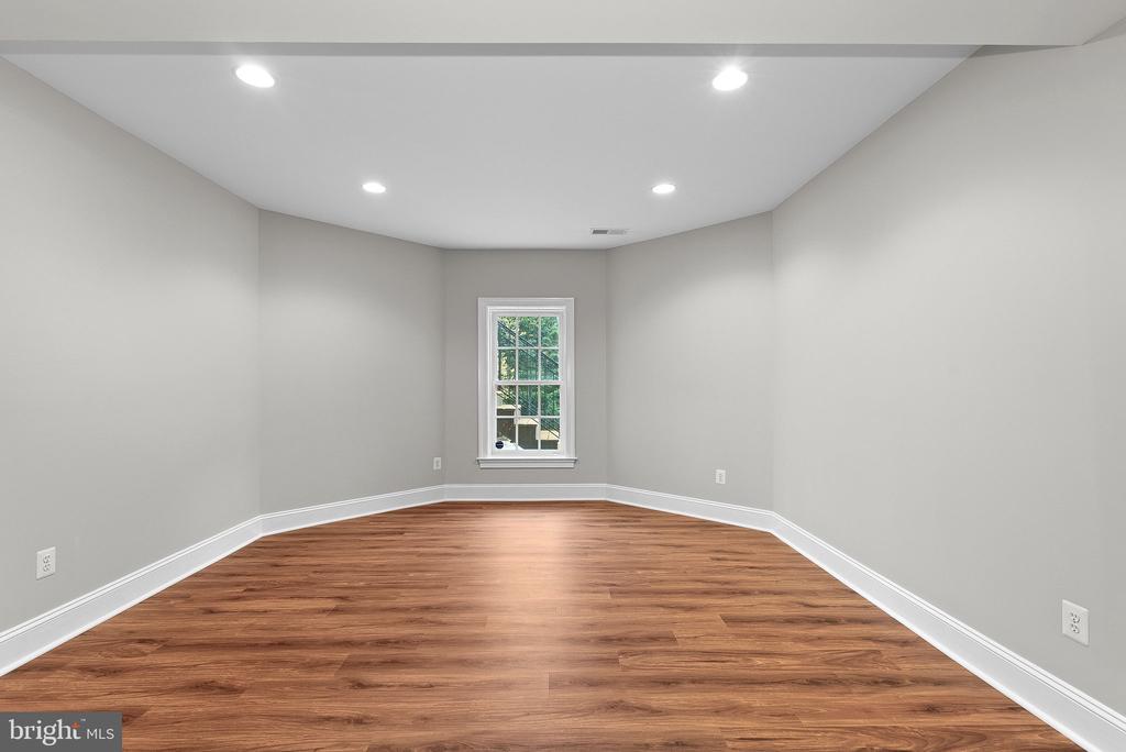 20713 Ashburn Valley Ct