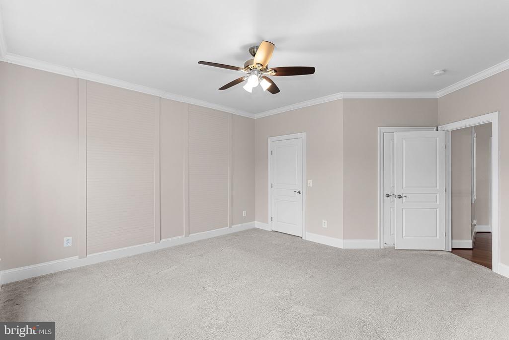 20713 Ashburn Valley Ct