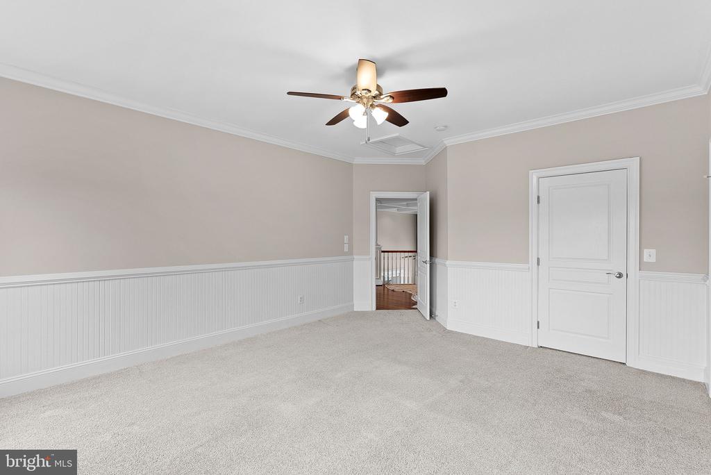 20713 Ashburn Valley Ct