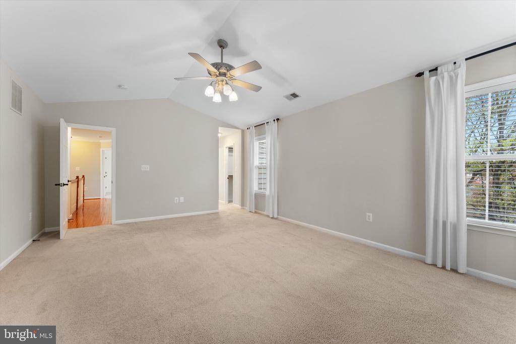 229 E Skyline Dr