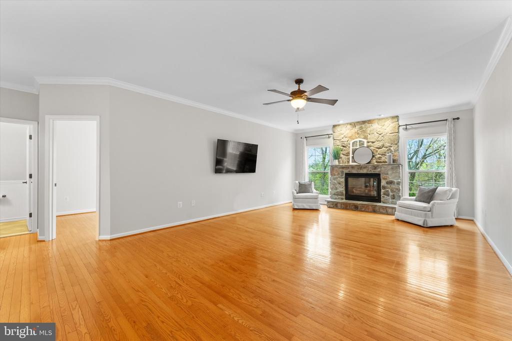 229 E Skyline Dr
