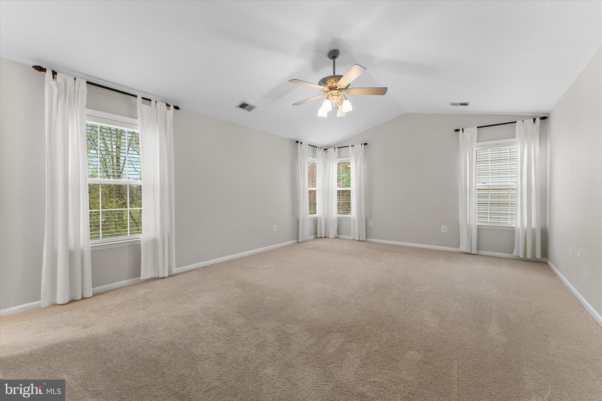 229 E Skyline Dr