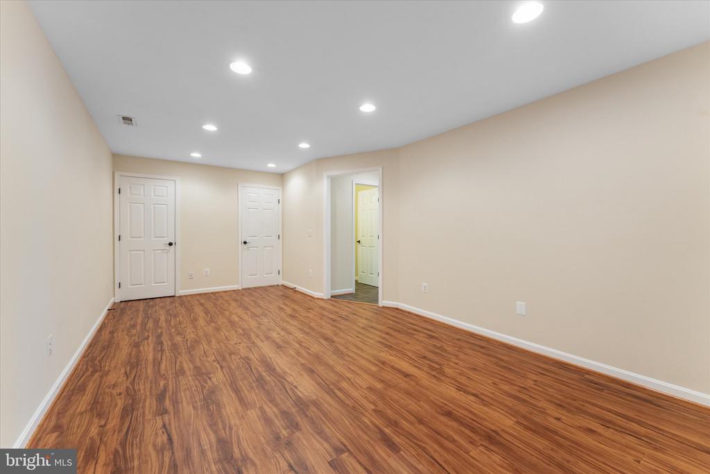 229 E Skyline Dr