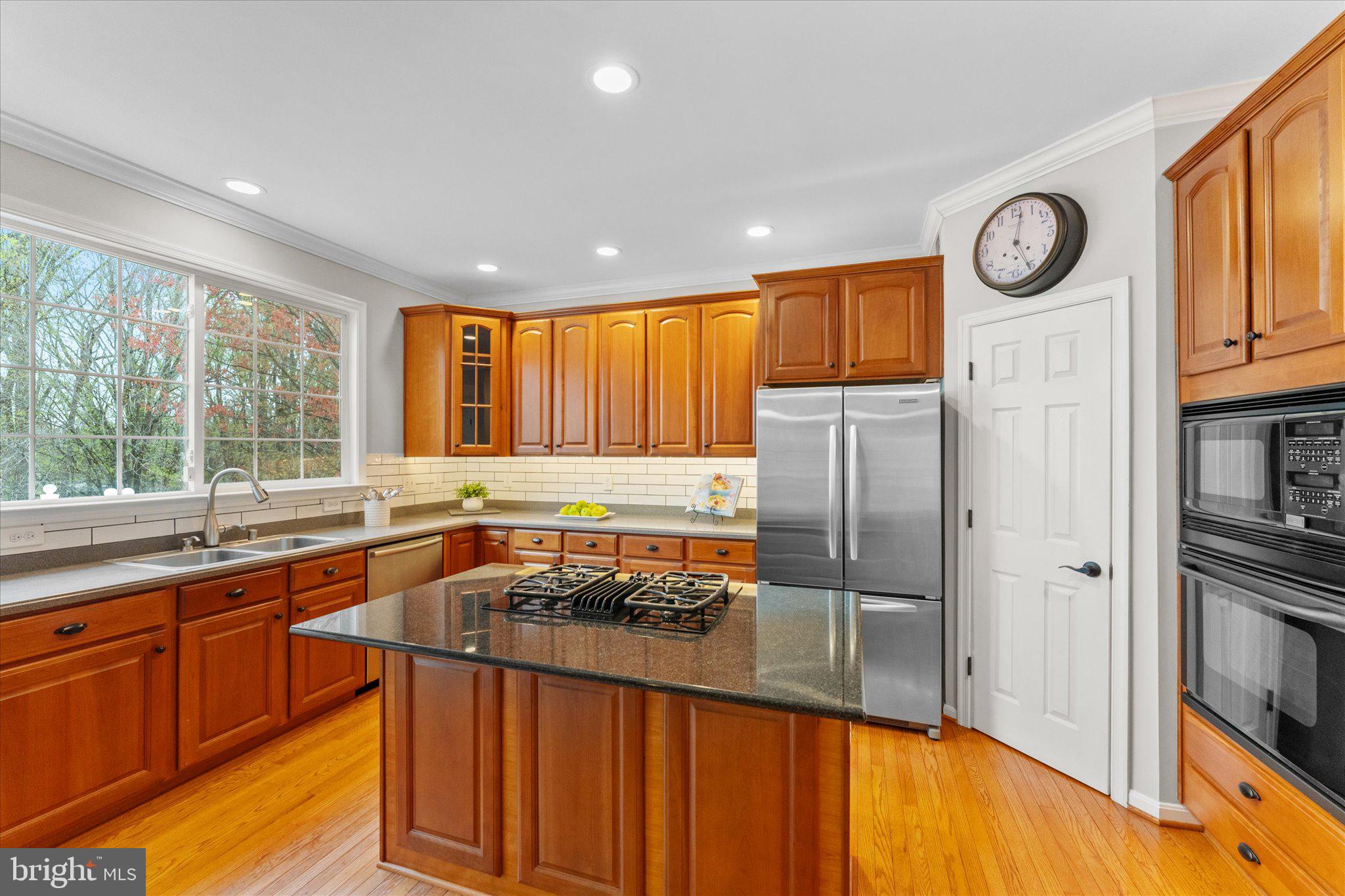 229 E Skyline Dr