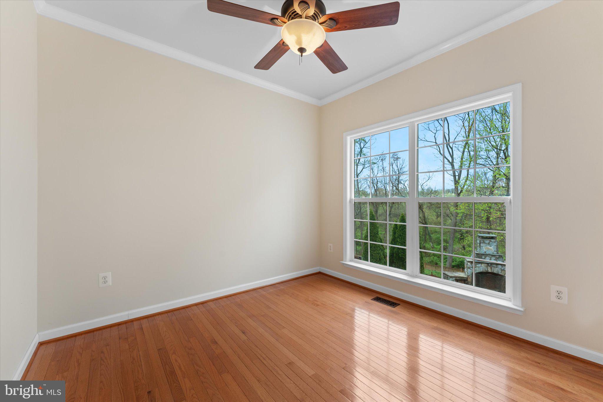 229 E Skyline Dr