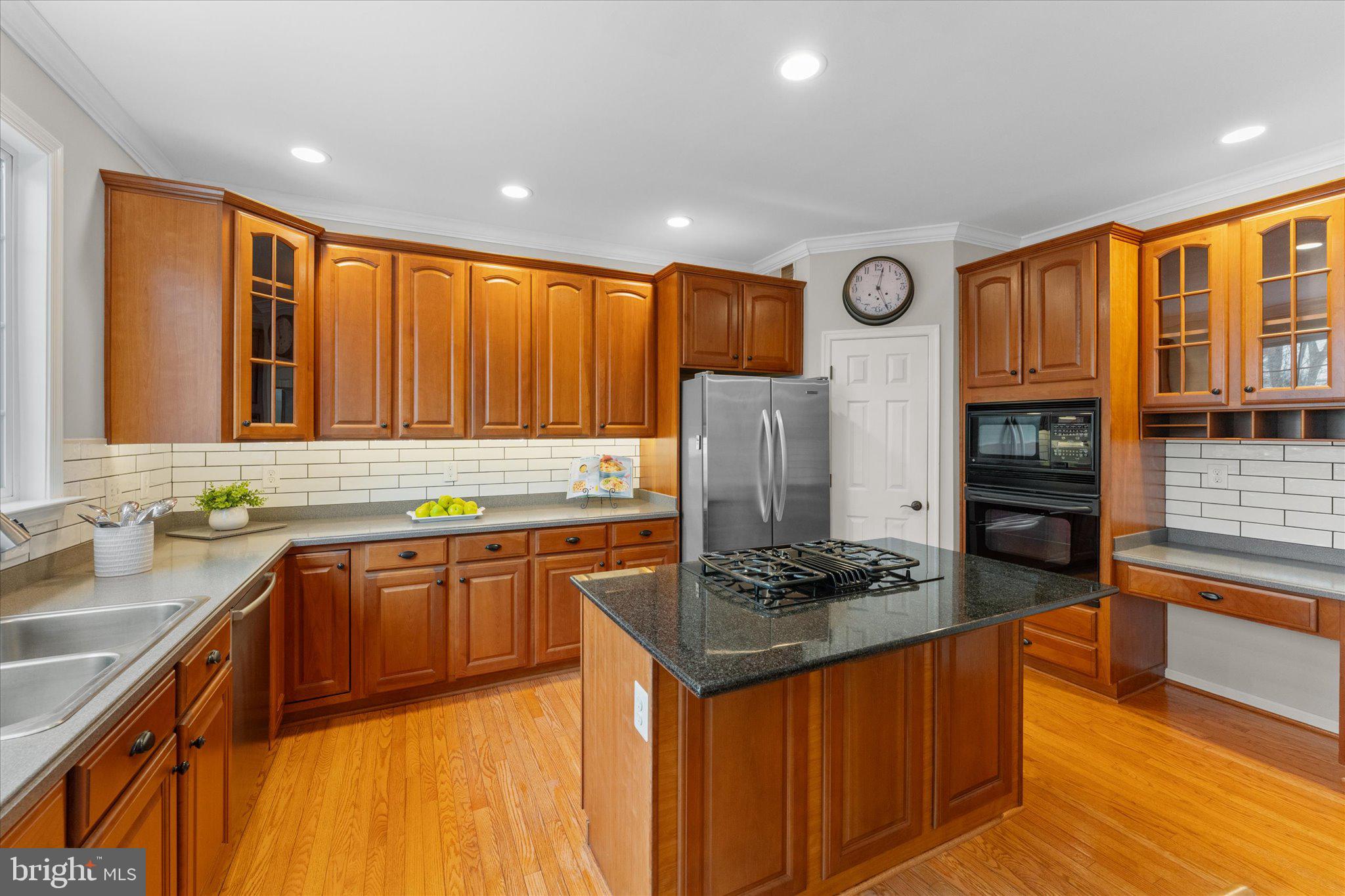 229 E Skyline Dr