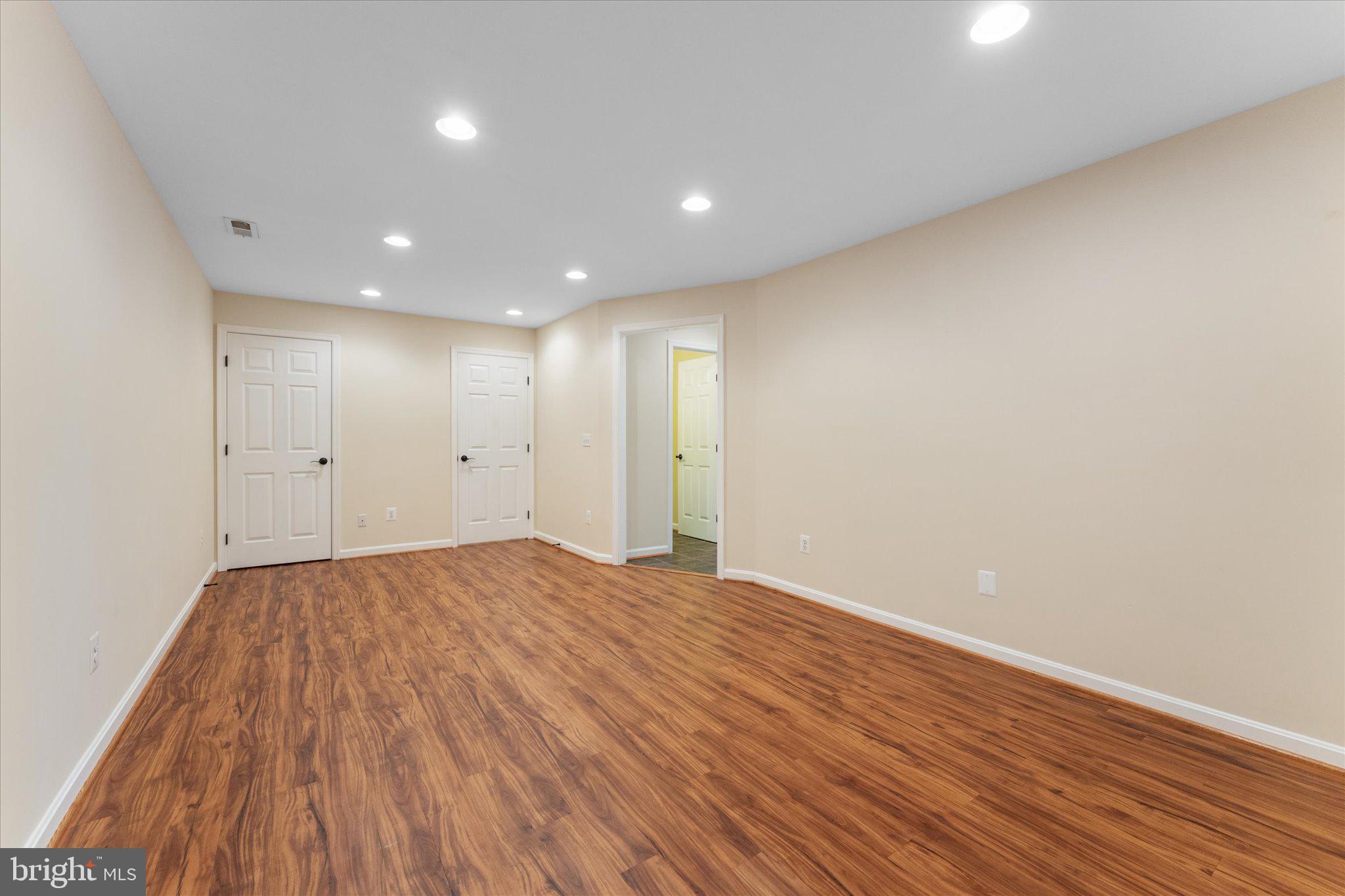 229 E Skyline Dr